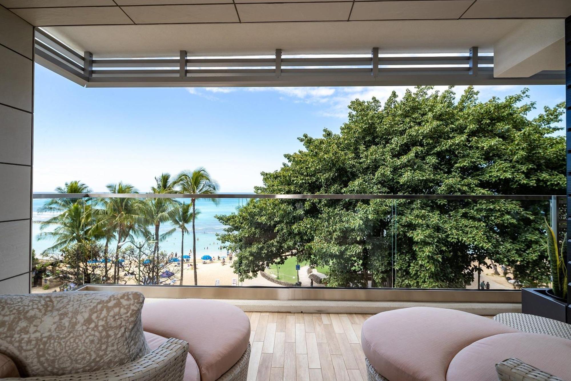 Espacio The Jewel Of Waikiki Honolulu Exterior photo